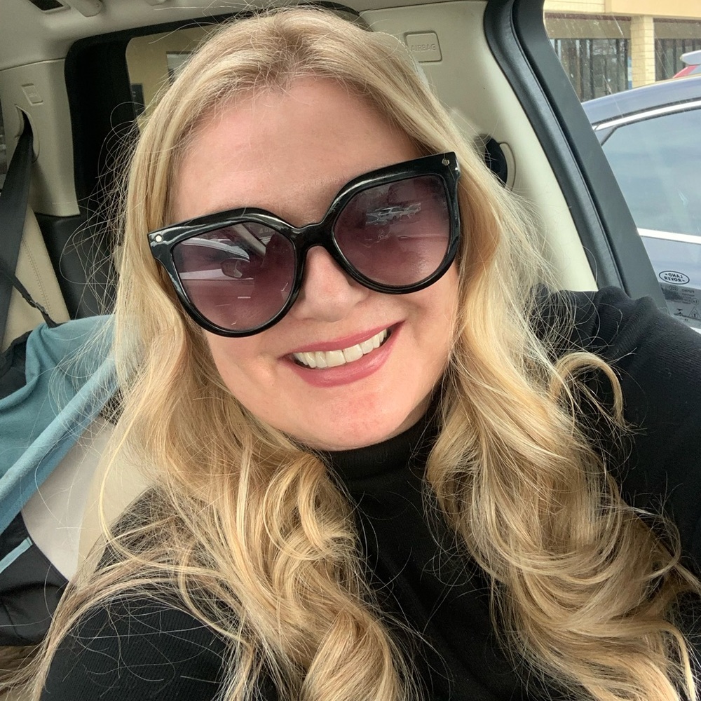 Meet your Posher, Lisa